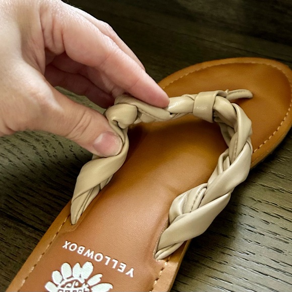 LIKE NEW! Size 8 YellowBox Dauphine Women's Braided Tan/Cream/Beige Sandals - Picture 6 of 6
